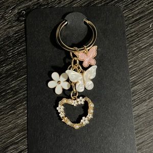 NWT butterfly and pearl keychain or purse charm with heart